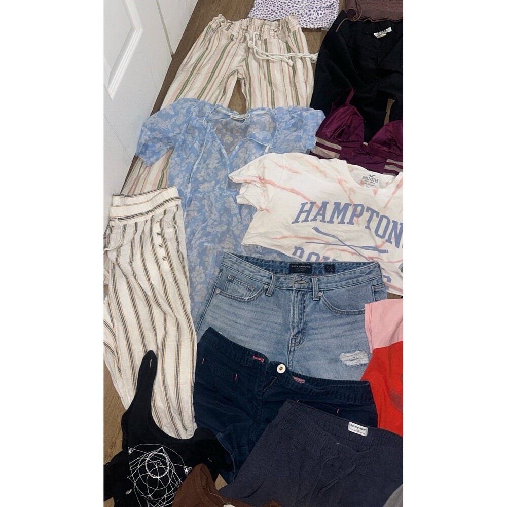 HUGE SALE BUNDLE - Picture 4 of 8